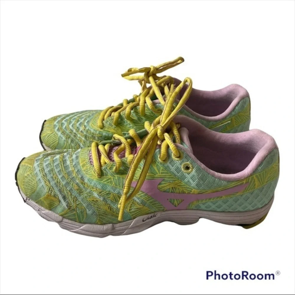 Mizuno Wave Sayonara Women's Size‎ 7 Running Shoes J1GD133068 Green Yellow Pink